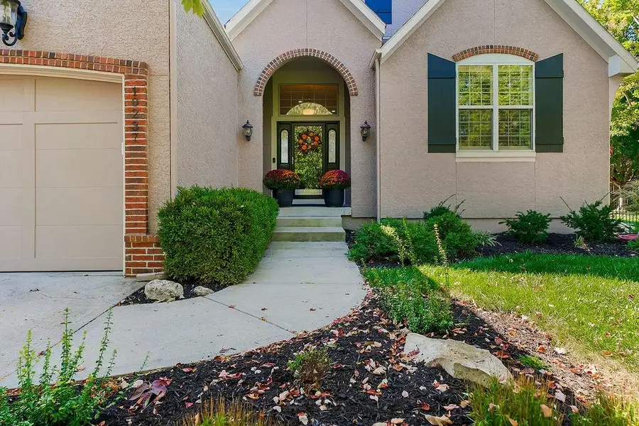 10237 Marion Street, Lenexa, KS 66220 - #2