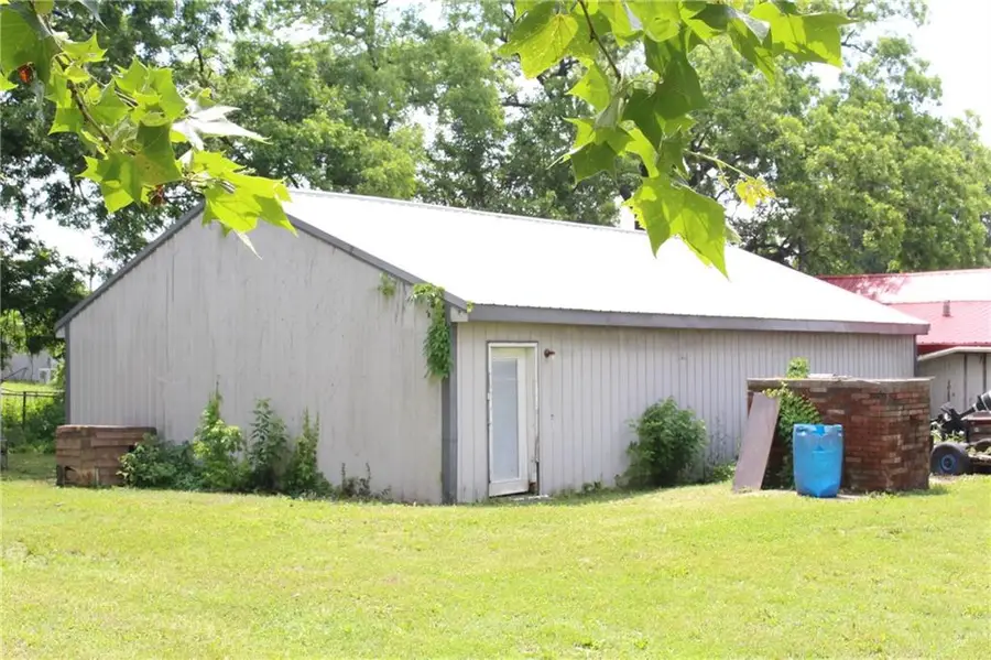 104 E Market Street, Lacygne, KS 66040 - #3