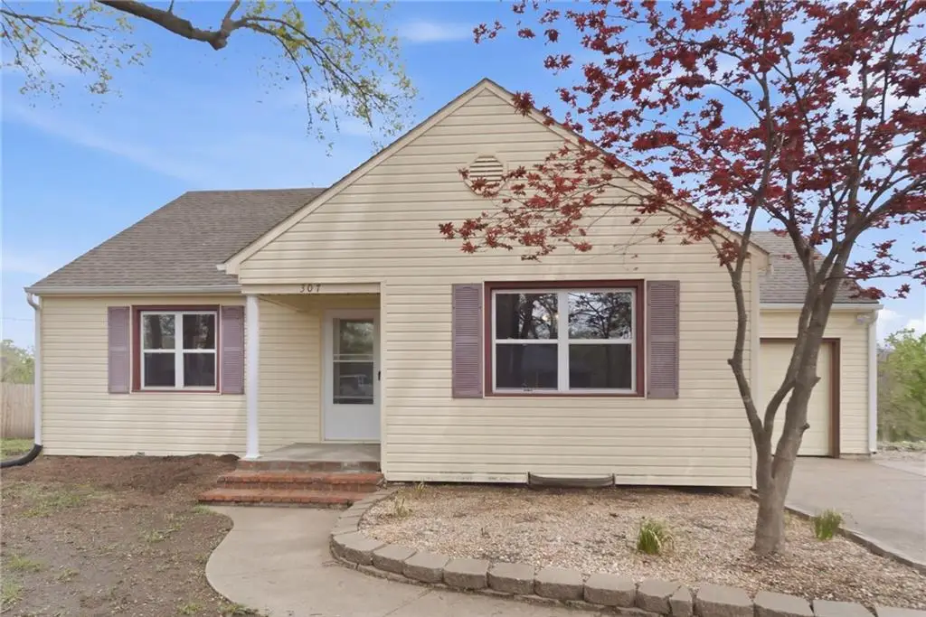 307 E Orchard Street, Odessa, MO 64076 - #1