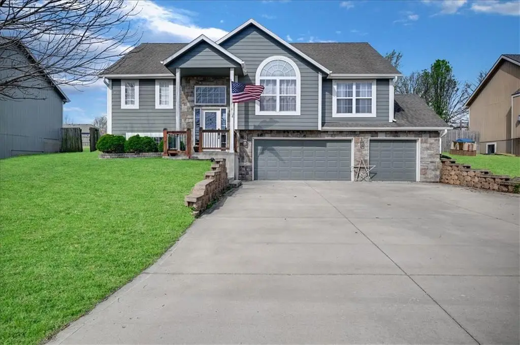 218 S Melrose Lane, Tonganoxie, KS 66086 - #1