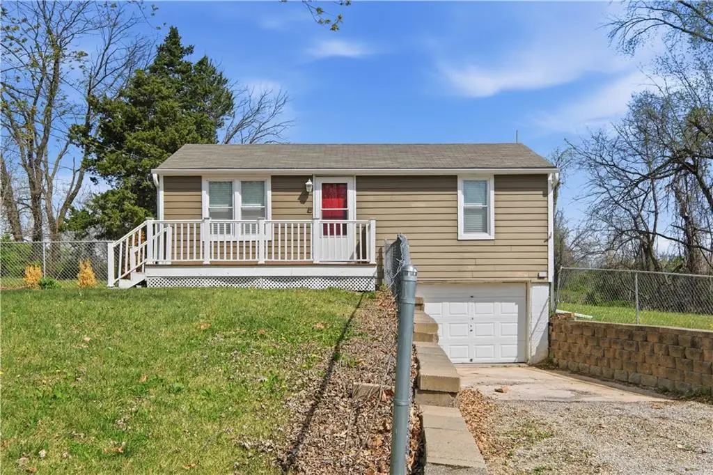 6200 NE Russell Road, Kansas City, MO 64117 - #1