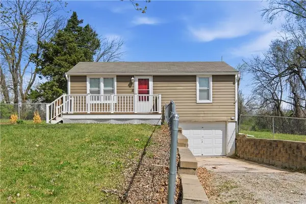 6200 NE Russell Road, Kansas City, MO 64117