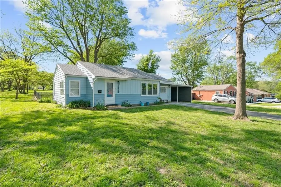 13704 Norby Road, Grandview, MO 64030 - #2