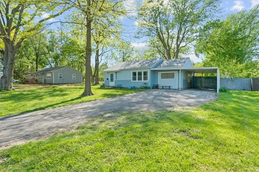 13704 Norby Road, Grandview, MO 64030 - #3