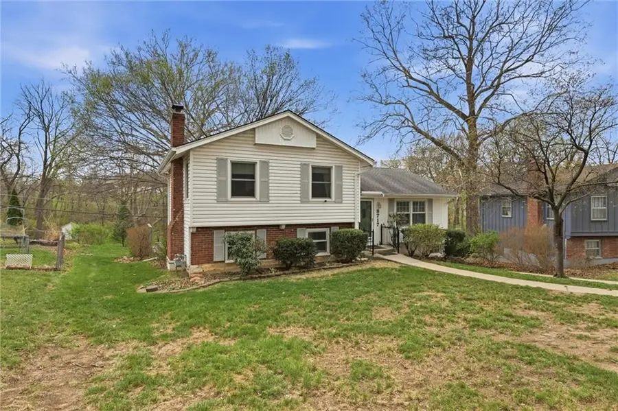 8717 W 73rd Street, Overland Park, KS 66204 - #3