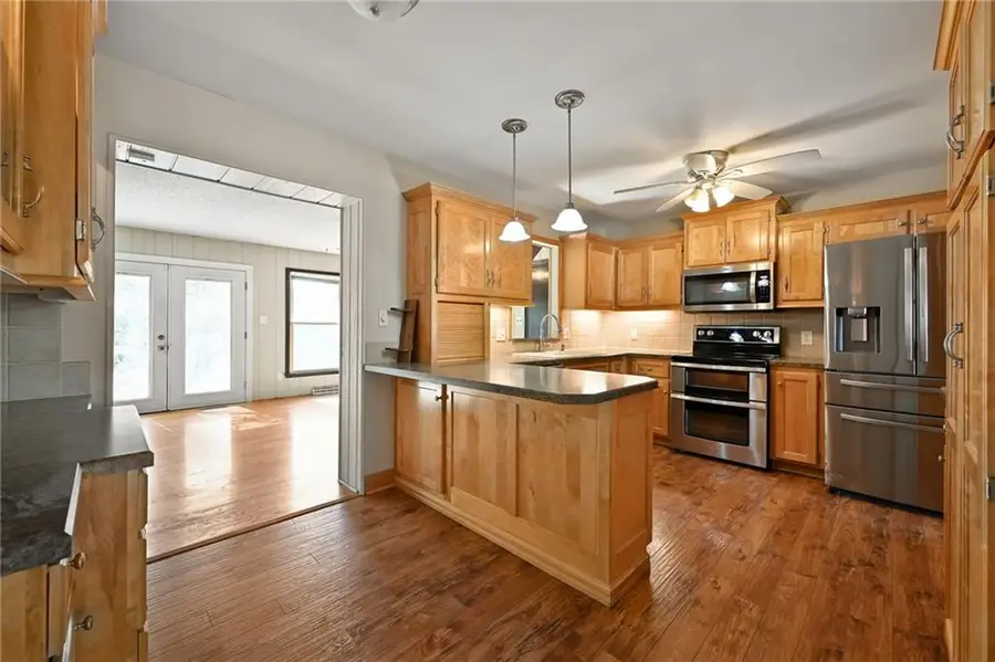 15909 E 28th Street S, Independence, MO 64055 - #3