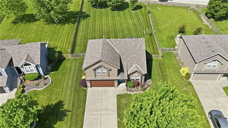 11428 N Ewing Avenue, Kansas City, MO 64156 - #2