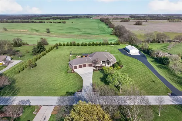 19425 Brenner Street, Stilwell, KS 66085