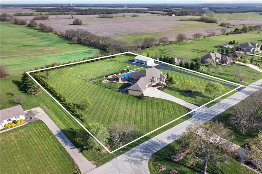 19425 Brenner Street, Stilwell, KS 66085 - #2