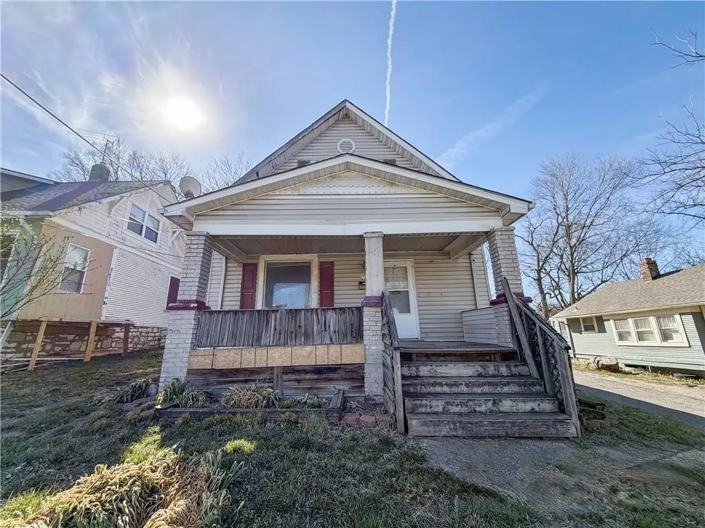 1136 N 32nd Street, Kansas City, KS 66102 - #1