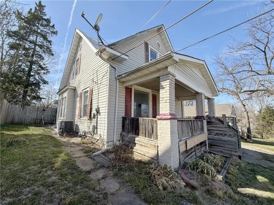 1136 N 32nd Street, Kansas City, KS 66102 - #2