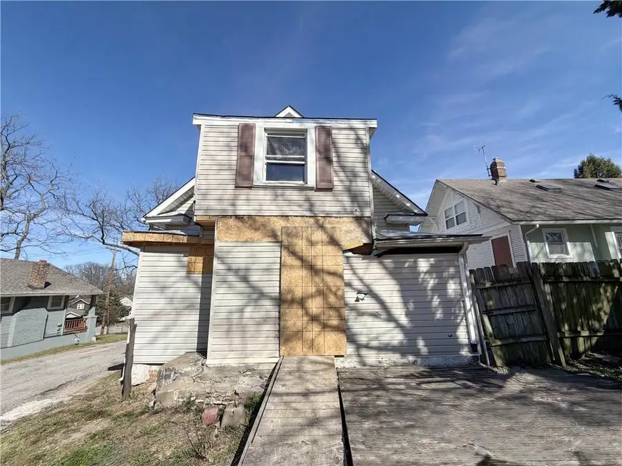 1136 N 32nd Street, Kansas City, KS 66102 - #3