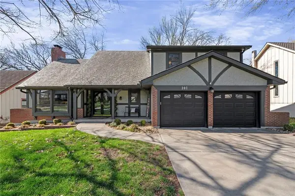201 NW Cypress Street, Lee's Summit, MO 64064