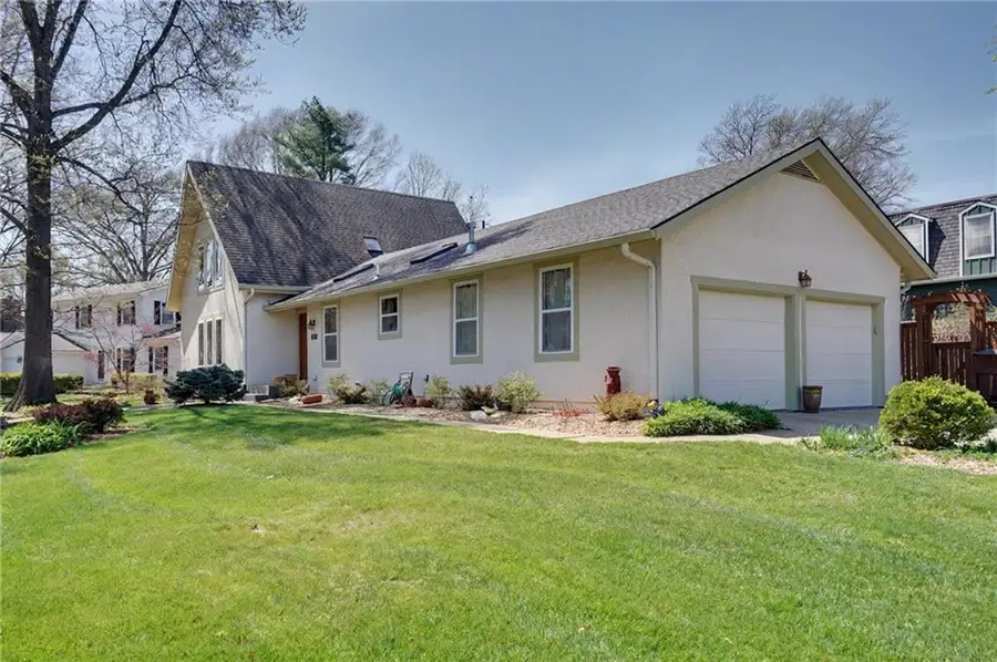 103 Providence Road, Lawrence, KS 66049 - #2