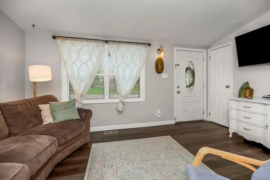 321 Holiday Drive, Lansing, KS 66043 - #3