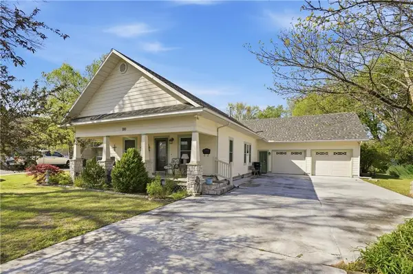 100 W Druart Street, Frontenac, KS 66763