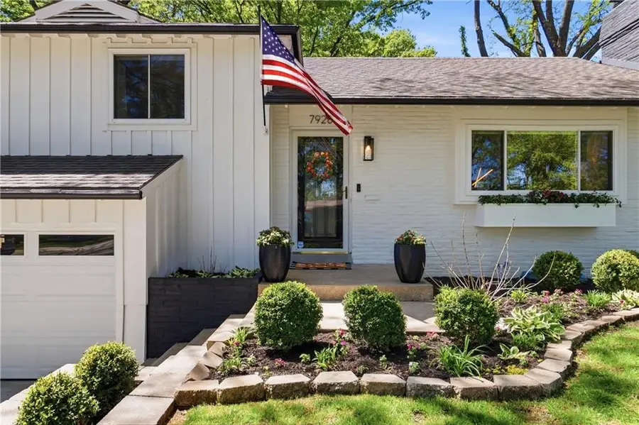 7928 Juniper Drive, Prairie Village, KS 66208 - #3