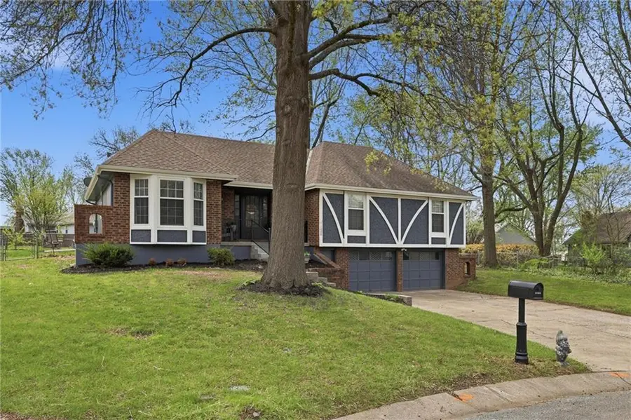 1008 SW Hiawatha Drive, Blue Springs, MO 64015 - #2