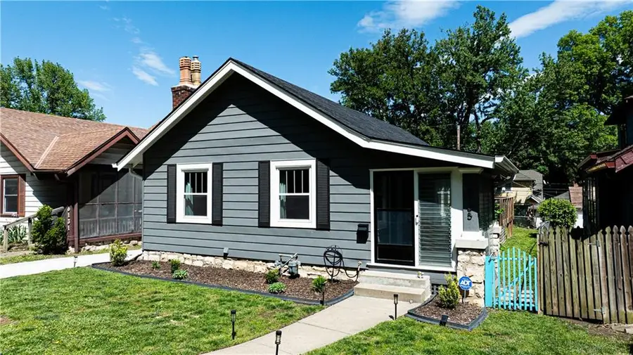 6135 Holmes Street, Kansas City, MO 64110 - #3