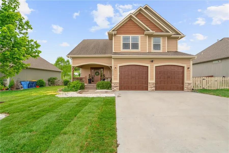 22359 W Cedar Street, Tonganoxie, KS 66086 - #2