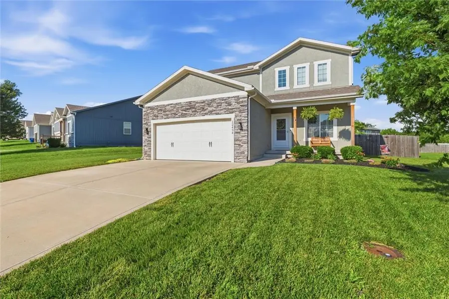12434 Live Oak Circle, Peculiar, MO 64078 - #2