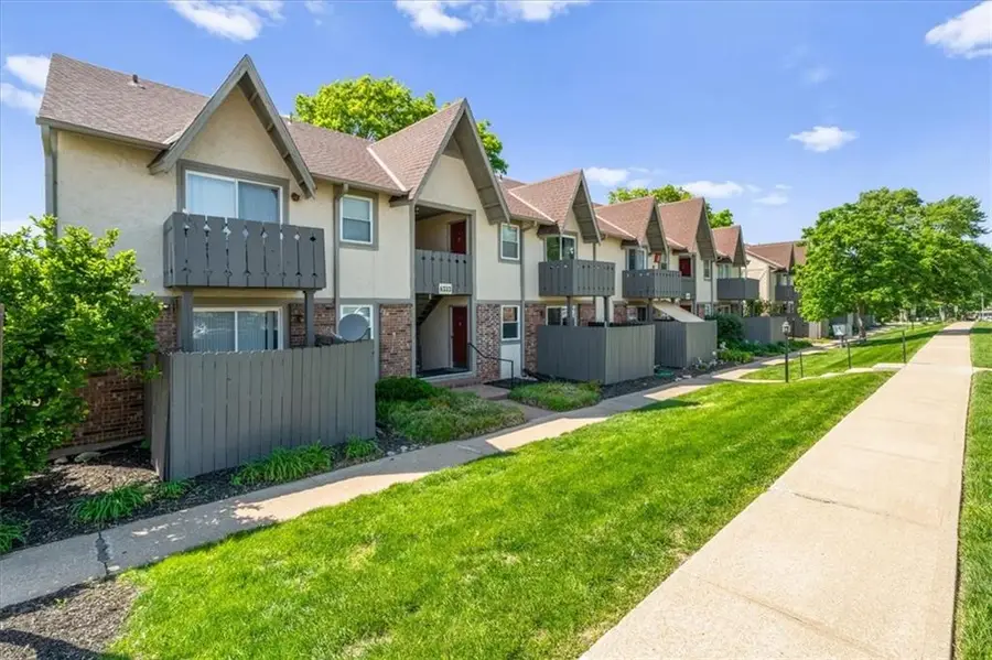 6232 Robinson Street #3, Mission, KS 66202 - #2