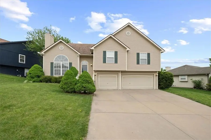 8567 N Ava Avenue, Kansas City, MO 64154 - #2