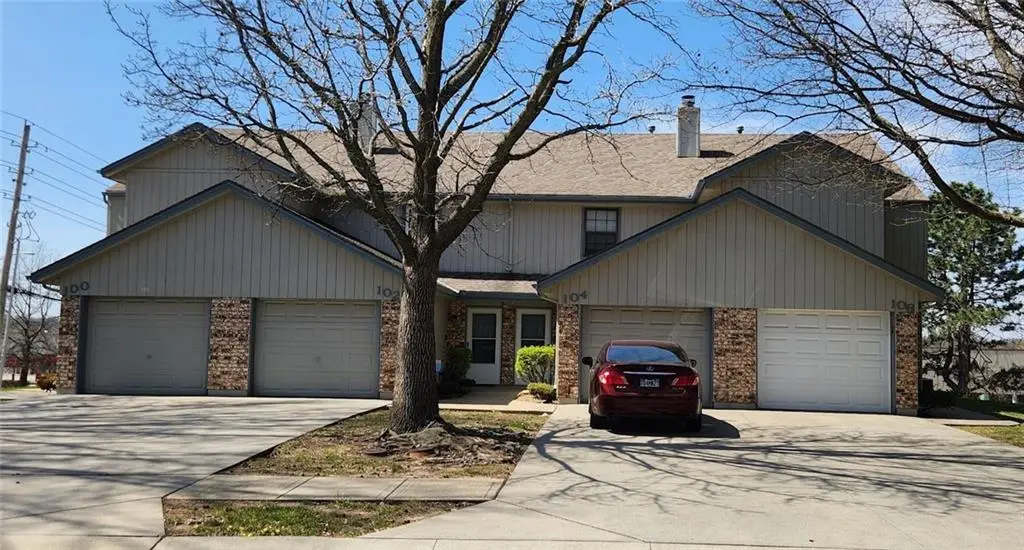 100-106 NE Greystone Drive, Lees Summit, MO 64086 - #1