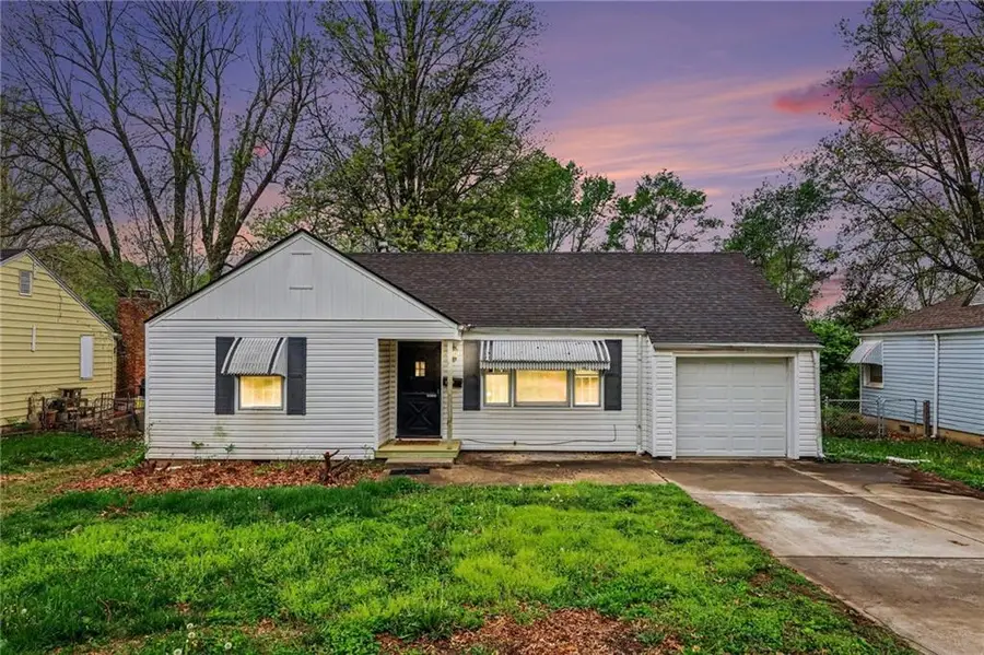 7723 Sni-a-bar Road, Kansas City, MO 64129 - #2