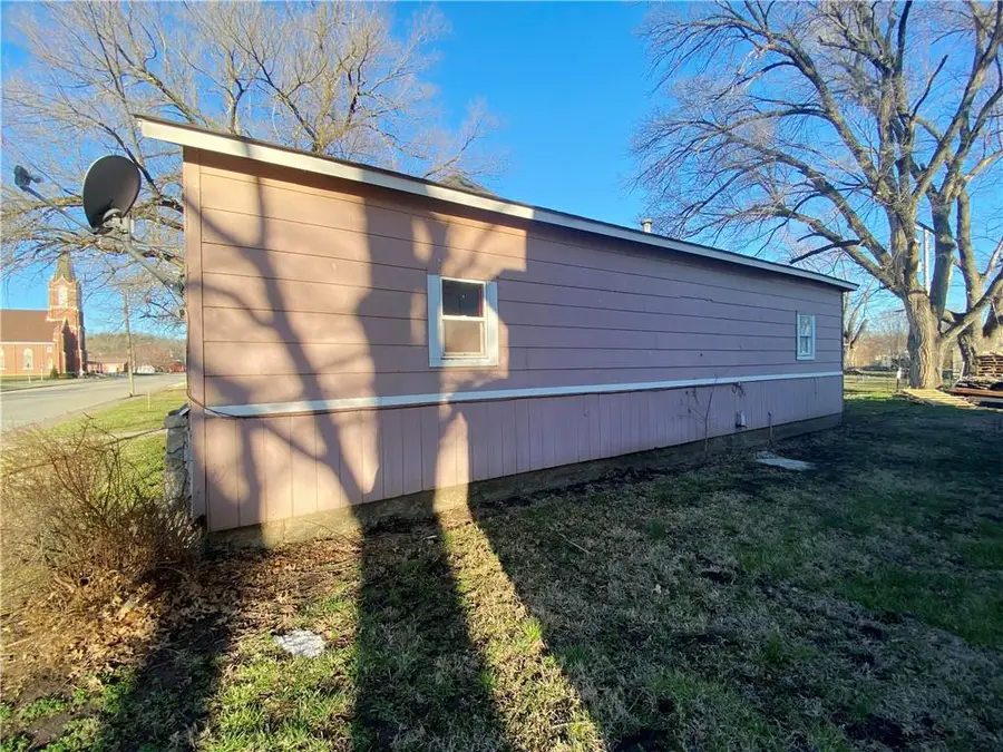 110 W Riley Street, Easton, KS 66020 - #2