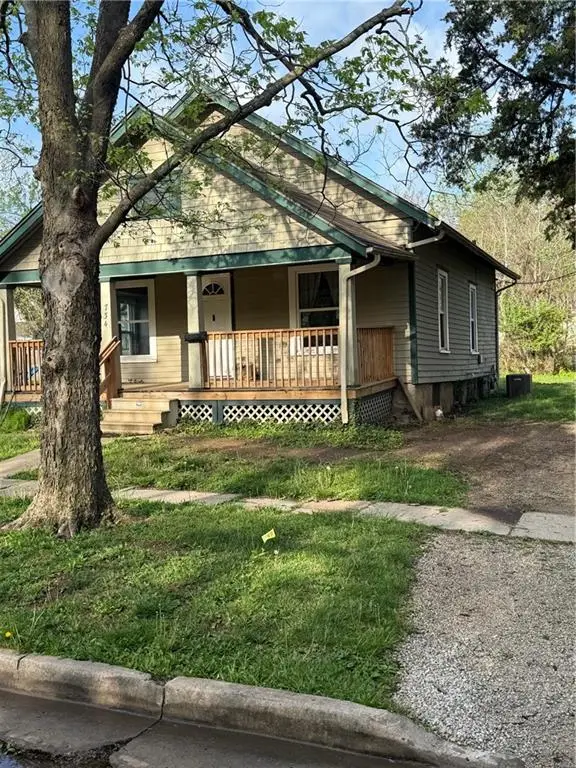 734 S Hickory Street S, Ottawa, KS 66067