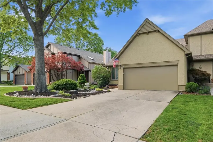 8310 W 120th Terrace, Overland Park, KS 66213 - #2