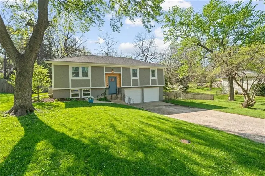 5520 Stearns Street, Shawnee, KS 66203 - #2