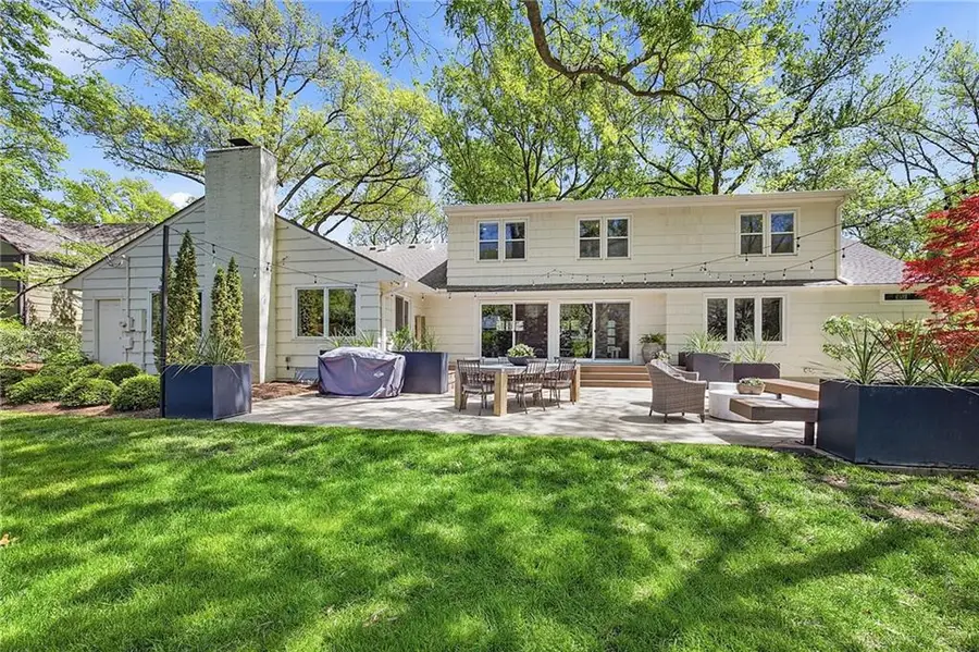 9526 Manor Road, Leawood, KS 66206 - #3