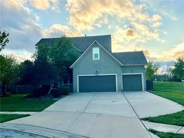 16212 S Bradley Drive, Olathe, KS 66062