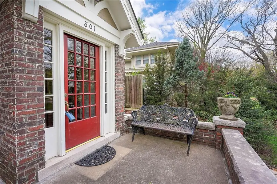 801 W 56th Street, Kansas City, MO 64113 - #3