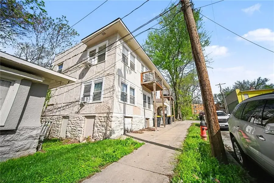 912 Bales Avenue, Kansas City, MO 64124 - #2