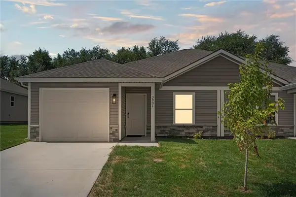 3824 NW 93rd Street, Kansas City, MO 64154