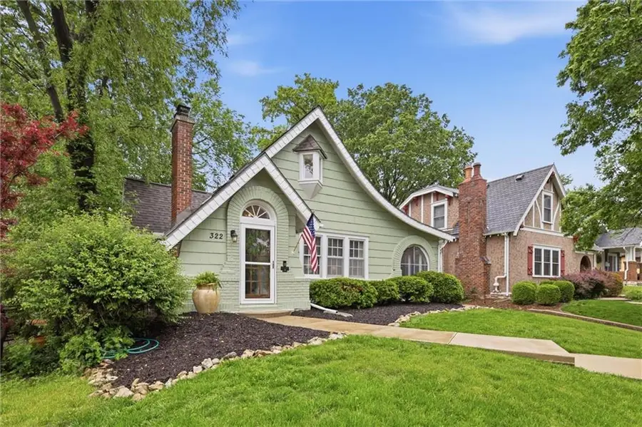 322 E 70th Terrace, Kansas City, MO 64113 - #2