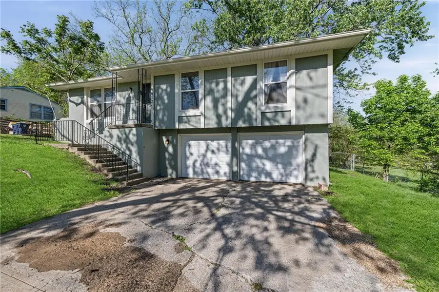 5612 Cambridge Avenue, Kansas City, MO 64129 - #3