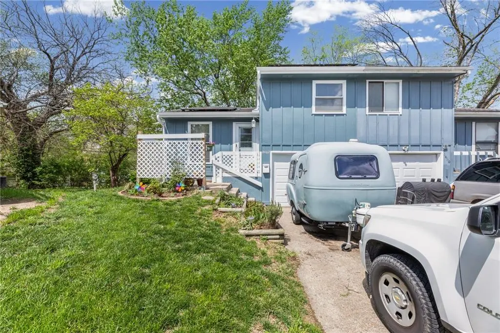 8462 Lane Drive, Raytown, MO 64138 - #1