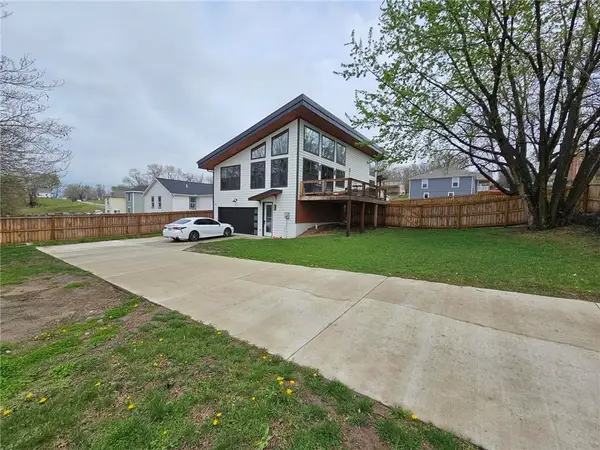 802 N 5th Street, St Joseph, MO 64501