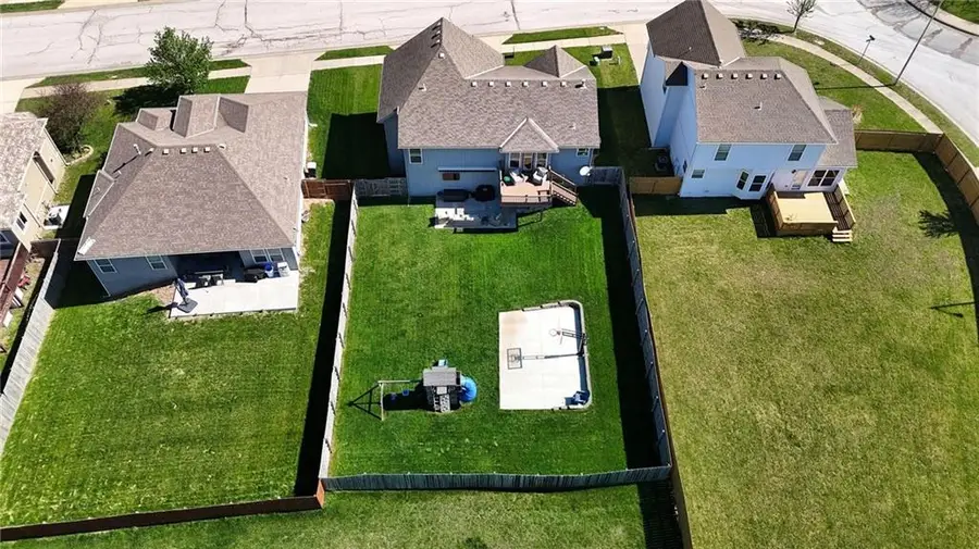 3805 NW Old Stagecoach Road, Kansas City, MO 64154 - #3