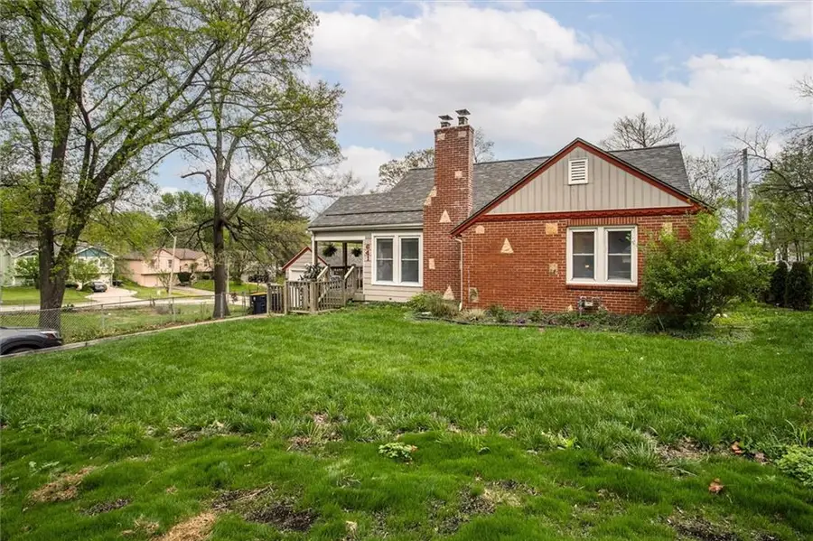 641 NE 42nd Street, Kansas City, MO 64116 - #2