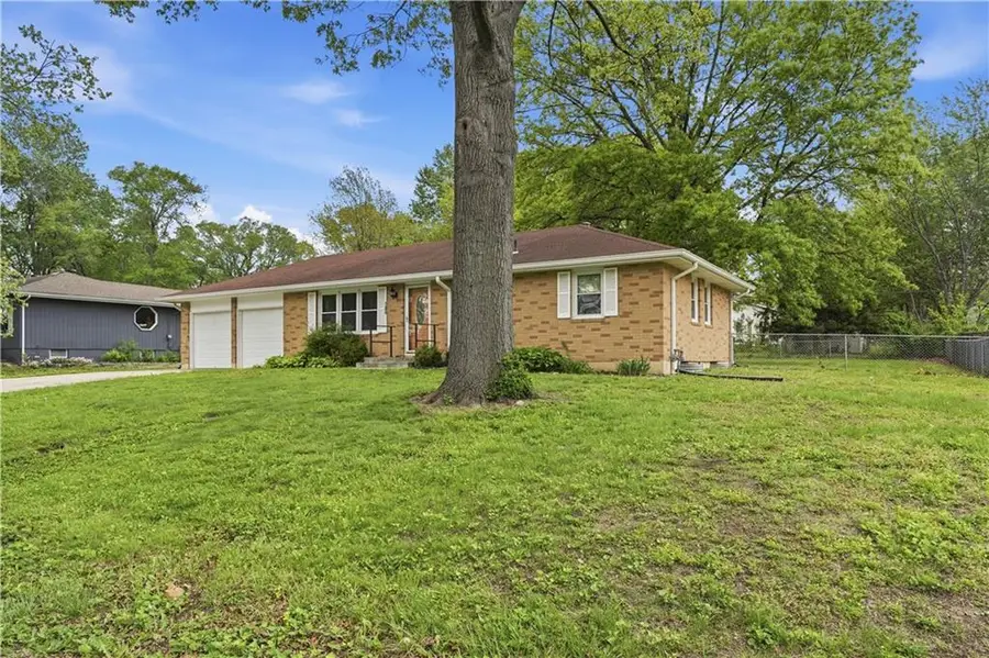 705 SW Maple Lane, Oak Grove, MO 64075 - #2