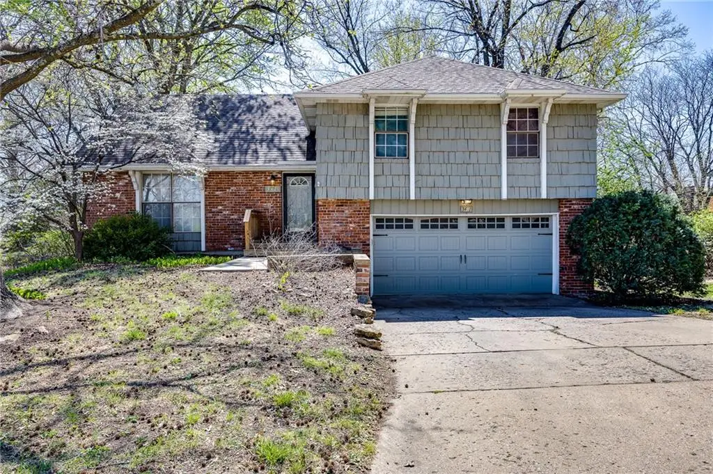 3421 W 10th Place, Lawrence, KS 66049 - #1