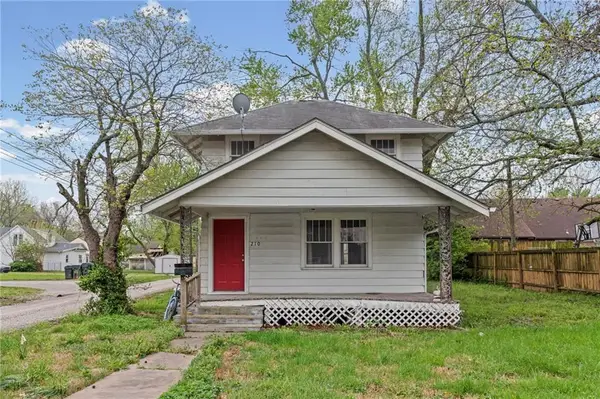 210 E 12th Street, Ottawa, KS 66067