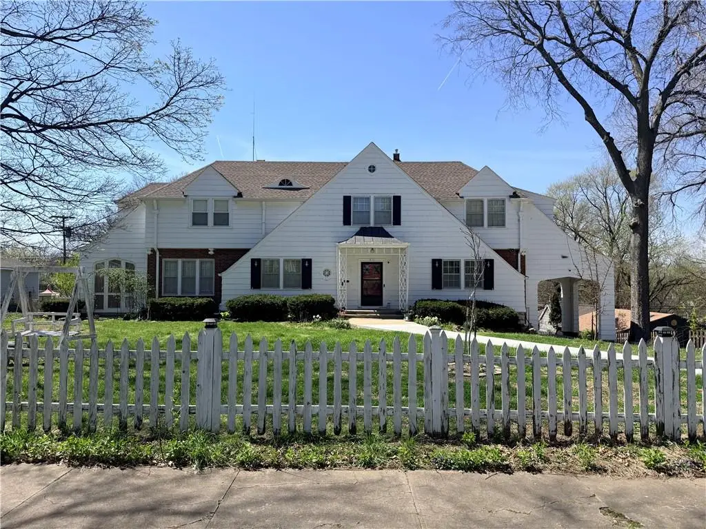 1410 S Broadway Street, Leavenworth, KS 66048 - #1