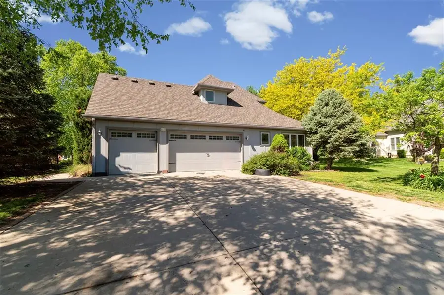 15733 Pine Circle, Basehor, KS 66007 - #3