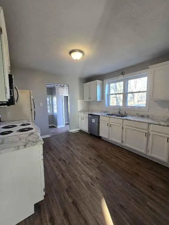 313 E Kay Street, Lansing, KS 66043 - #2